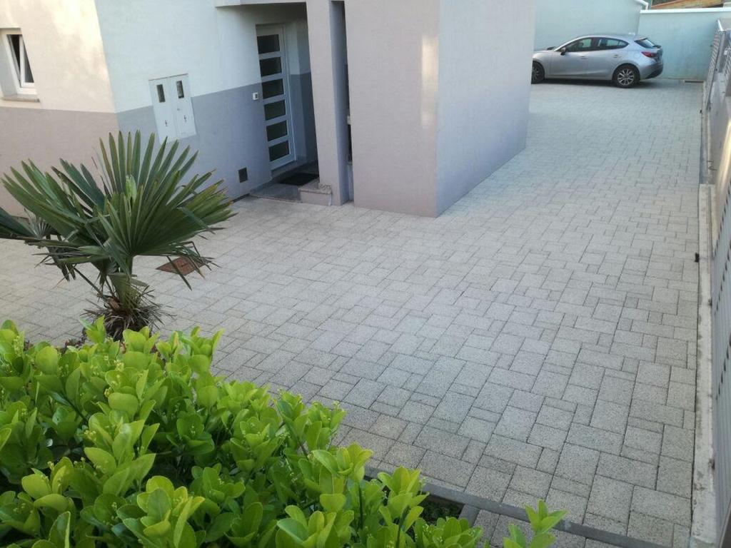 Beach Apartments Rafael ซาดาร์ ภายนอก รูปภาพ